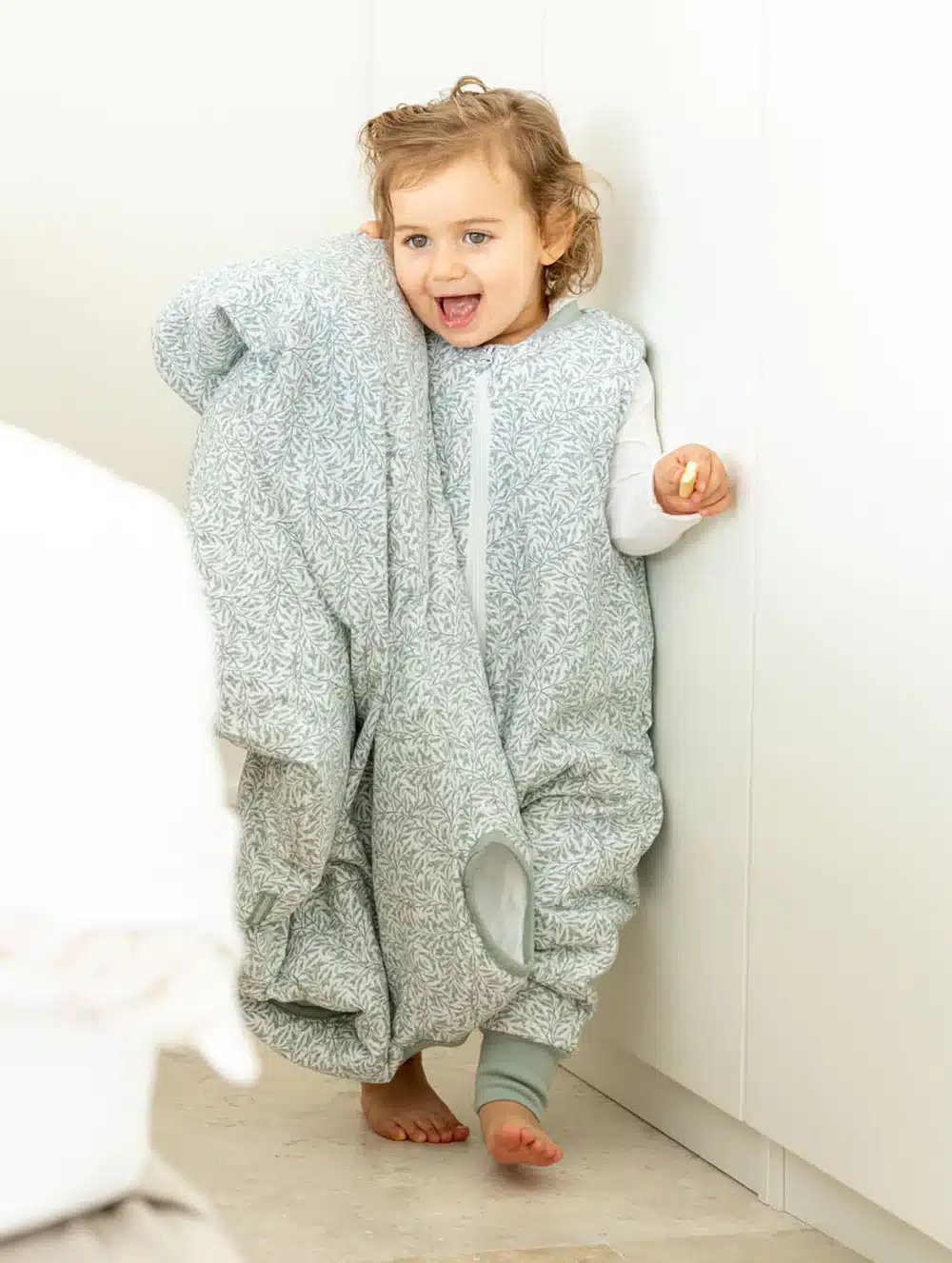 molisandco_saco_de_dormir_0-5_ines-II-con-pies_bebe_01_1000x