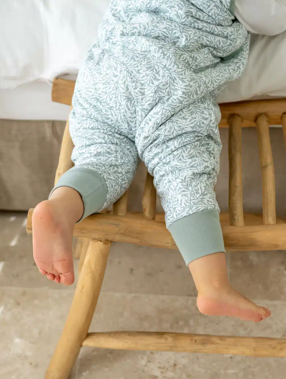 molisandco_saco_de_dormir_0-5_ines-II-con-pies_bebe_02_1000x