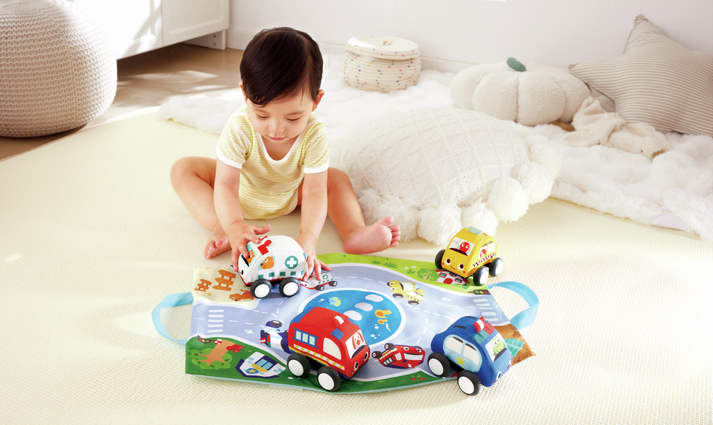 Set Manta + Coches de Peluche - Hape