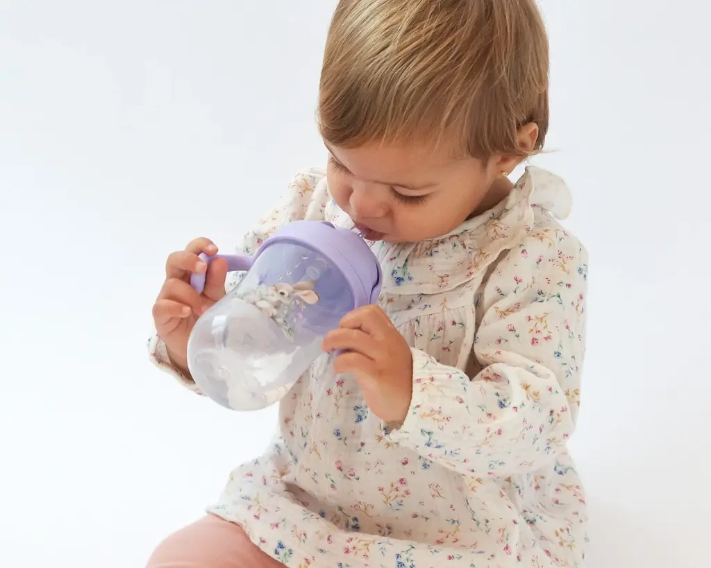 Taza con pajita Conejo Lavanda Step 3 - Kiokids